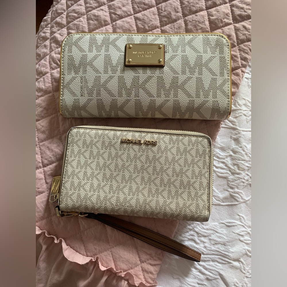TW0 Michael Kors signature Beige vanilla signature Wristlet and huge zip Wallet